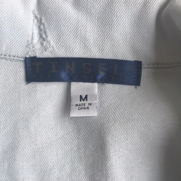 Stylish ripped and embroidered jean jacket - Picture 6 of 6